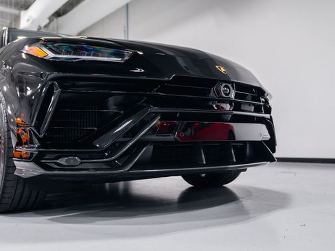 Used 2024 Lamborghini Urus Performante AWD/4WD image 35