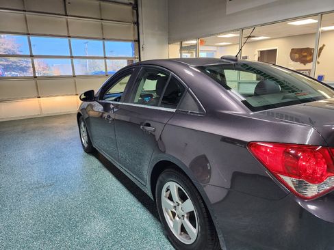 Used 2015 Chevrolet Cruze LT image 11