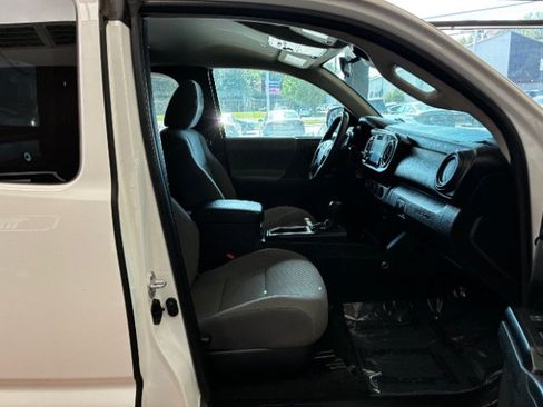 Used 2021 Toyota Tacoma SR RWD image 21