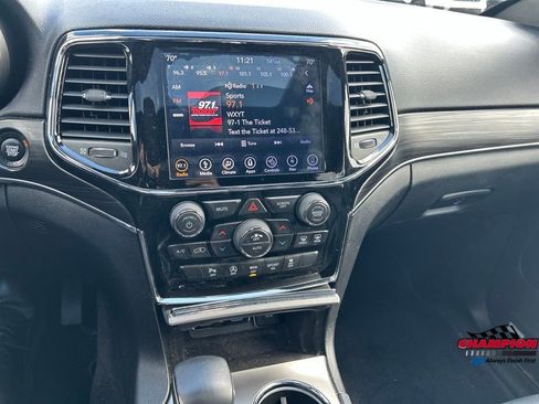 Used 2019 Jeep Grand Cherokee Limited AWD/4WD image 14