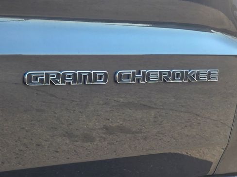 Used 2020 Jeep Grand Cherokee Limited image 9