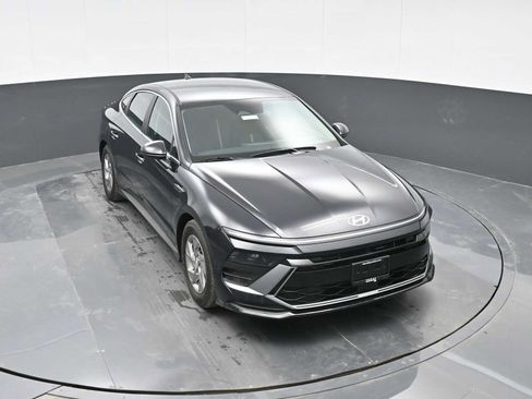 Used 2025 Hyundai Sonata SE FWD image 23