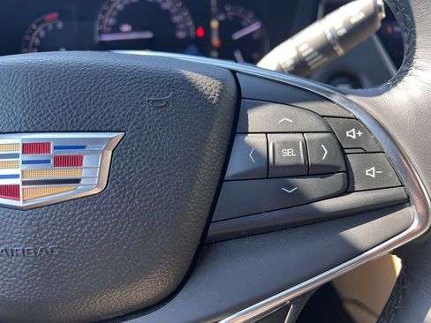 Used 2017 Cadillac XT5 Luxury w/ Driver Awareness Package AWD/4WD image 26