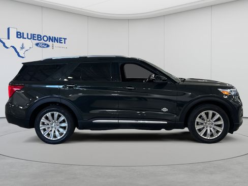 Used 2023 Ford Explorer King Ranch w/ Technology Package RWD image 4