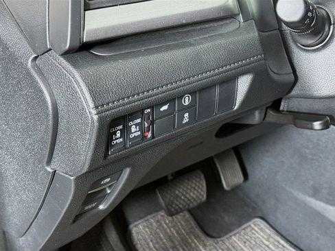 Used 2023 Honda Odyssey EX-L image 24