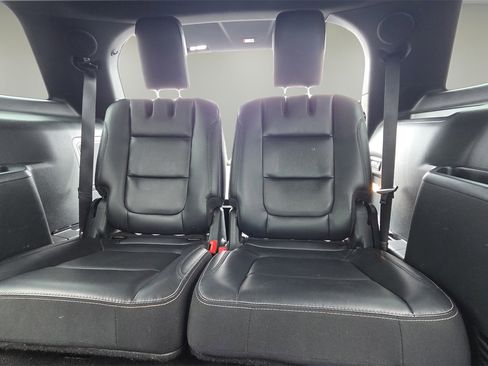 Used 2019 Ford Explorer Limited w/ Class III Trailer Tow Package image 13