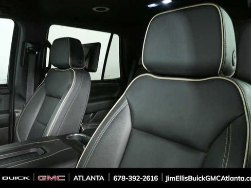 Used 2024 GMC Yukon SLT w/ SLT Luxury Package AWD/4WD image 5