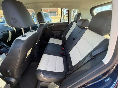 Used 2016 Volkswagen Tiguan S image 13