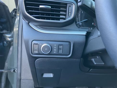 Used 2022 Ford Explorer XLT w/ Equipment Group 202A image 21