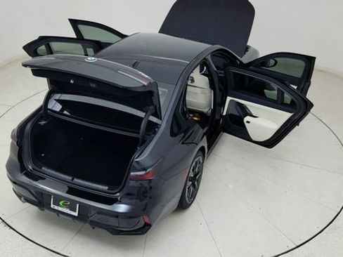 Used 2026 BMW 740i w/ Premium Package RWD image 90