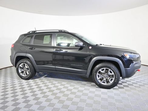 Used 2019 Jeep Cherokee Trailhawk w/ Cold Weather Group AWD/4WD image 8