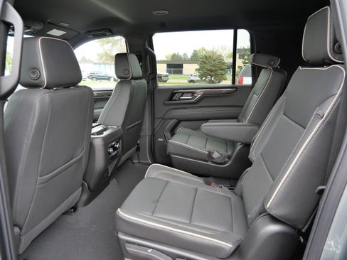 New 2026 GMC Yukon XL Elevation image 4