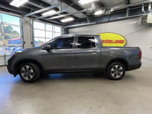 Used 2017 Honda Ridgeline RTL-T image 2