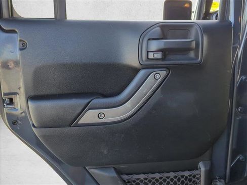 Used 2018 Jeep Wrangler Unlimited Sport image 19