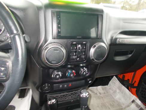 Used 2015 Jeep Wrangler Unlimited Sport w/ Quick Order Package 24S image 16