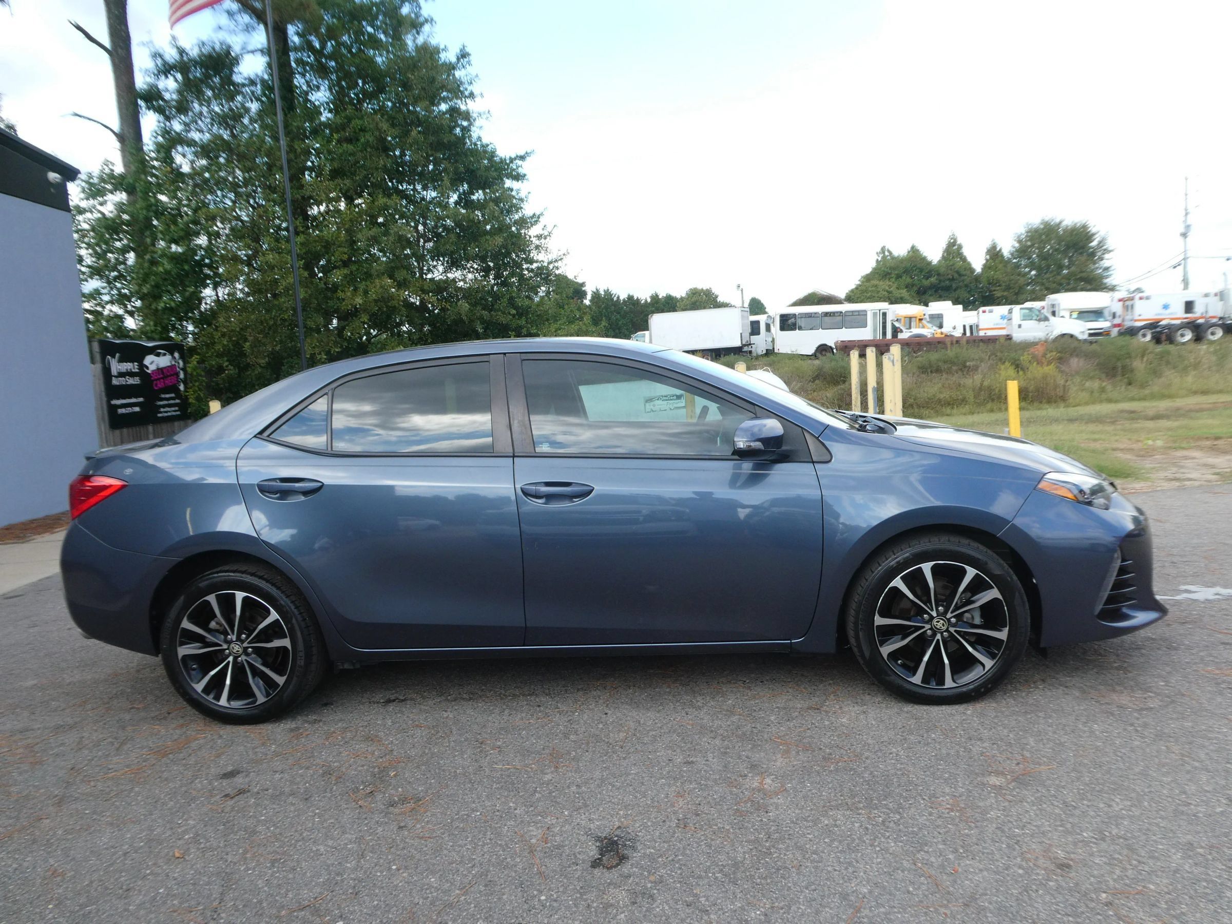 Used 2017 Toyota Corolla SE FWD image 4