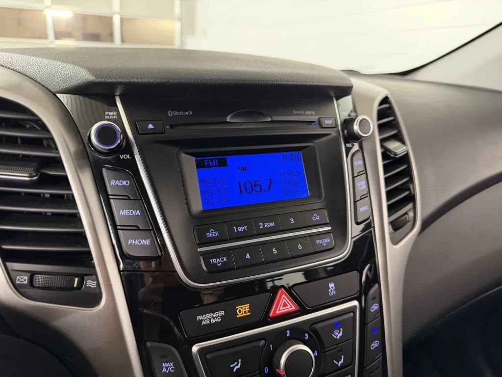 Used 2016 Hyundai Elantra GT FWD image 19