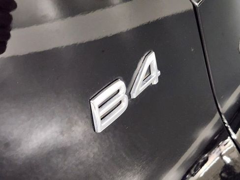 Used 2023 Volvo XC40 B4 Core w/ Protection Package Premier FWD image 13