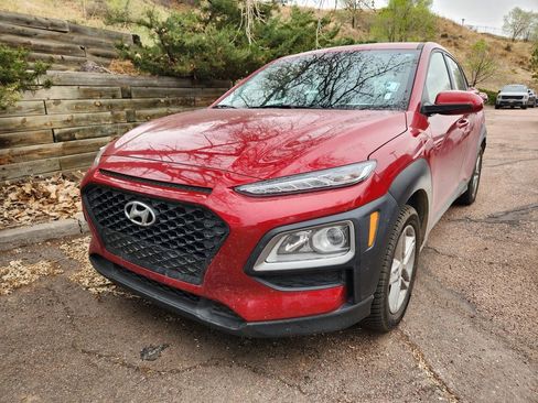 Used 2021 Hyundai Kona SE image 2