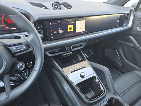 New 2026 Porsche Cayenne Turbo AWD/4WD image 20