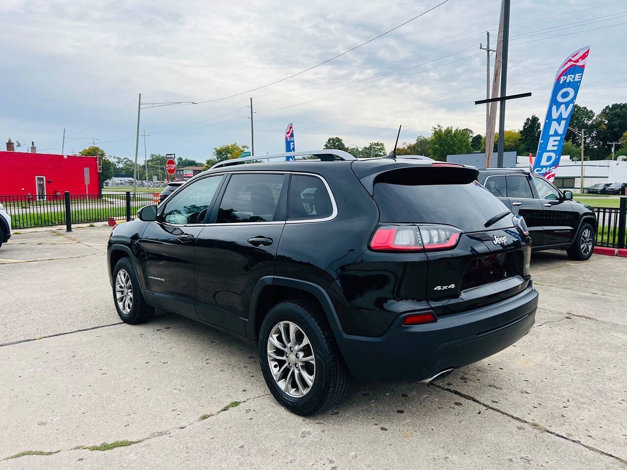 Used 2019 Jeep Cherokee Latitude Plus w/ Cold Weather Group AWD/4WD image 9