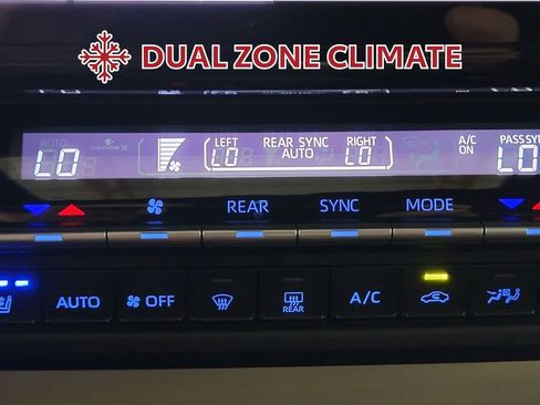 Used 2021 Toyota Sienna Platinum w/ Protection Package (TMS) FWD image 25