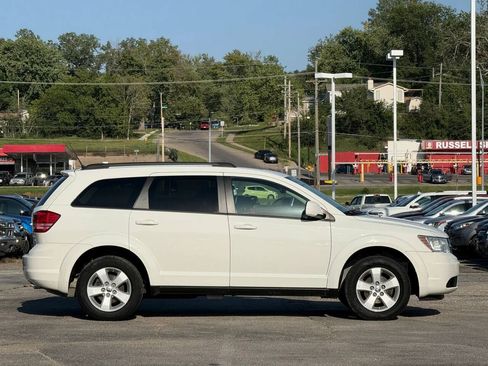 Used 2010 Dodge Journey SXT w/ Flexible Seating Group FWD image 6