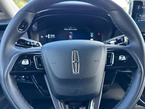 Used 2025 Lincoln Corsair FWD w/ Equipment Group 101A image 23