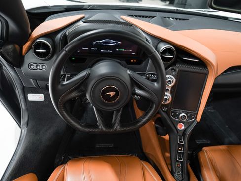 Used 2020 McLaren 720S Spider RWD image 30