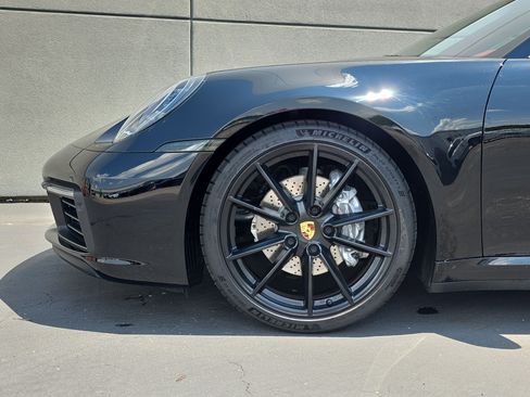 Certified 2024 Porsche 911 Targa 4 AWD/4WD image 11
