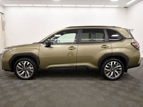 Used 2025 Subaru Forester Touring w/ Popular Package - Touring AWD/4WD image 4