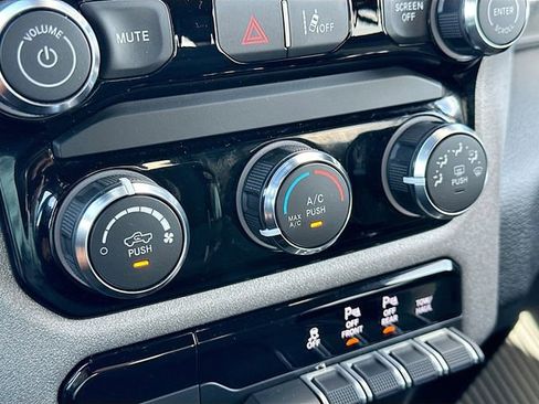 Used 2025 RAM 1500 Tradesman AWD/4WD image 15
