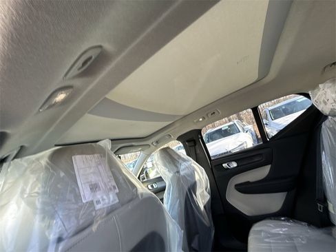 New 2025 Volvo XC40 B5 Ultra w/ Protection Package Premier image 14