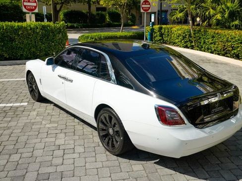 Used 2022 Rolls-Royce Ghost image 21