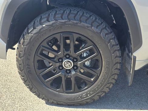 Used 2024 Toyota Tundra Limited image 9