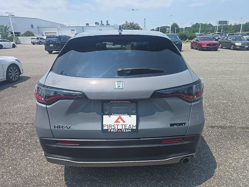 Used 2024 Honda HR-V Sport image 6