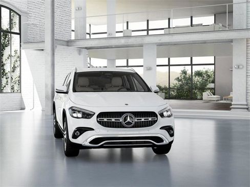 New 2025 Mercedes-Benz GLA 250 4MATIC image 8