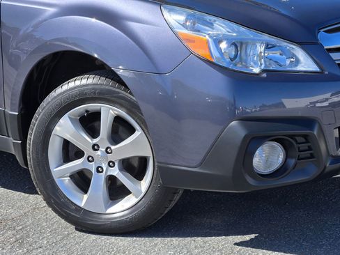 Used 2014 Subaru Outback 2.5i Limited AWD/4WD image 9