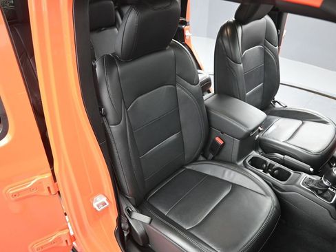 Used 2023 Jeep Wrangler Altitude image 19