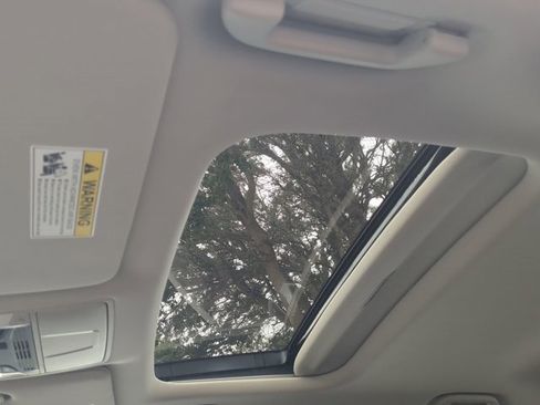 Certified 2025 Acura TLX w/ Technology Package image 18