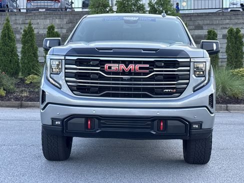 Used 2025 GMC Sierra 1500 AT4 w/ AT4 Preferred Package AWD/4WD image 3
