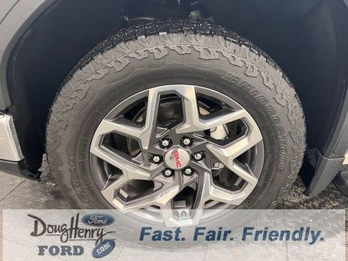 Used 2023 GMC Sierra 1500 SLT w/ SLT Premium Plus Package image 18