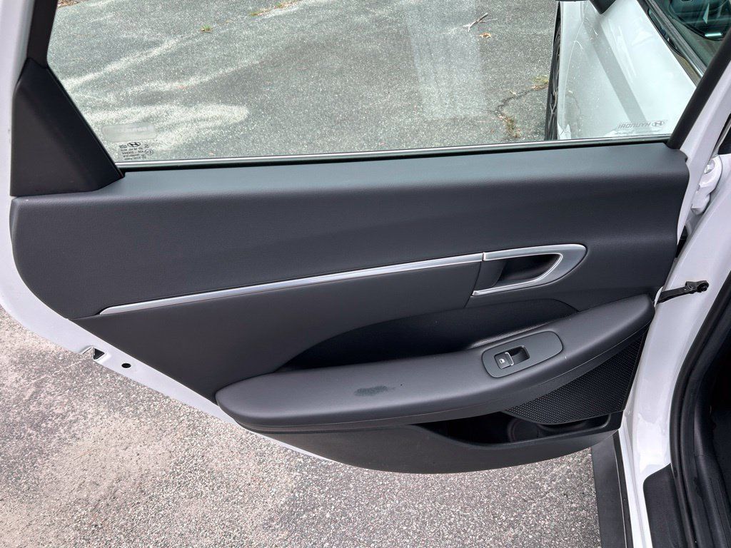 Used 2022 Hyundai Sonata Blue FWD image 26