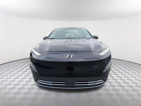 Used 2023 Hyundai Kona Limited FWD image 2