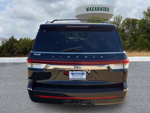 Used 2023 Lincoln Navigator Reserve image 4
