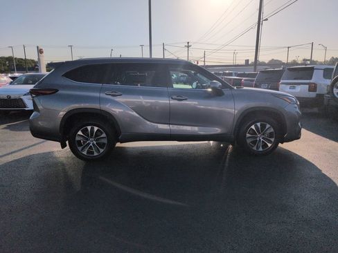 Certified 2025 Toyota Highlander XLE AWD/4WD image 6