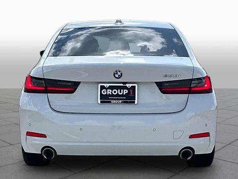 Used 2023 BMW 330i Sedan w/ Driving Assistance Package RWD image 4