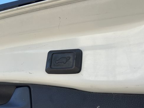 Used 2022 Toyota RAV4 Limited FWD image 29