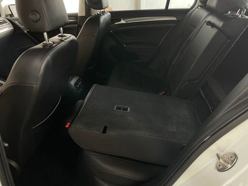 Used 2017 Volkswagen e-Golf SEL Premium image 20