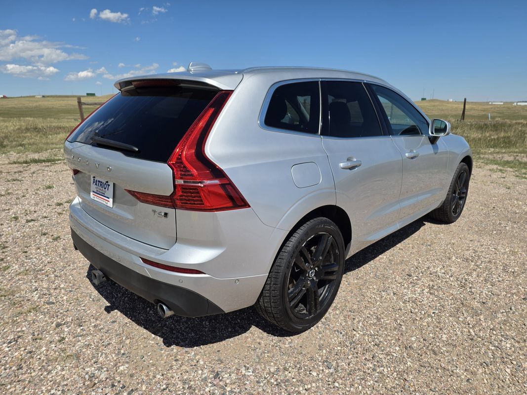 Used 2019 Volvo XC60 T6 Momentum w/ Multimedia Package AWD/4WD image 5